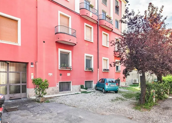 Milan - Bocconi E Navigli - Spacious 3Br 95 M - Free Parking